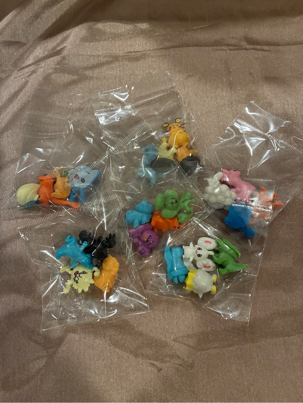 Pokemon 24 Assorted 1 inch Toy Figurines